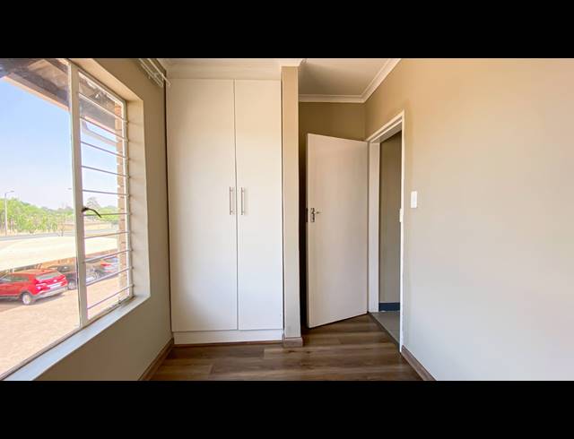 2 BEDROOM SECTIONAL TITLE FOR SALE IN KENLEAF